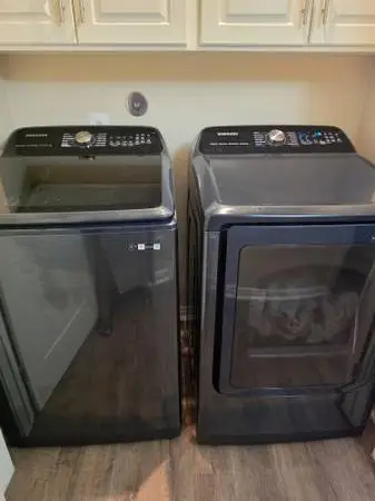 Samsung Smart Pet Care Washer & Dryer Set – Brushed Navy (NEGOTIABLE)