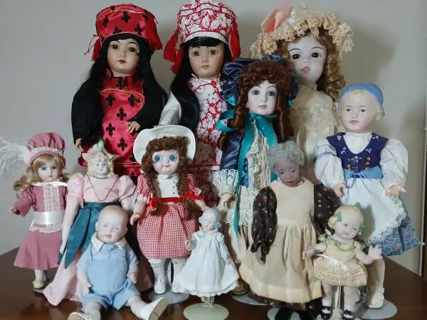 ANTIQUE REPRODUCTION DOLL COLLECTION(108) ARTISAN OWNED HANDMADE DOLLS