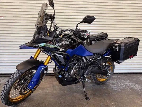 2023 Suzuki V-Strom 800DE Adventure Glass Sparkle Black