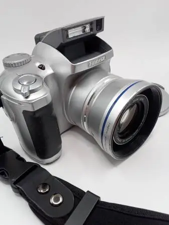 FUJIFILM FinePix S3100 Digital Camera with xD picture card