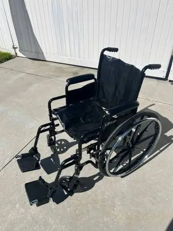 Drive Wheelchair w/feet holders
