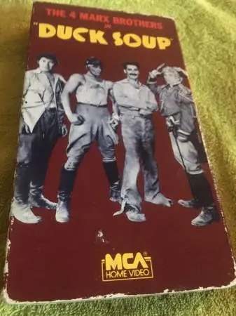 Rare vhs tape Duck soup 🍜 with the four brothers mad 😠 funny 😻