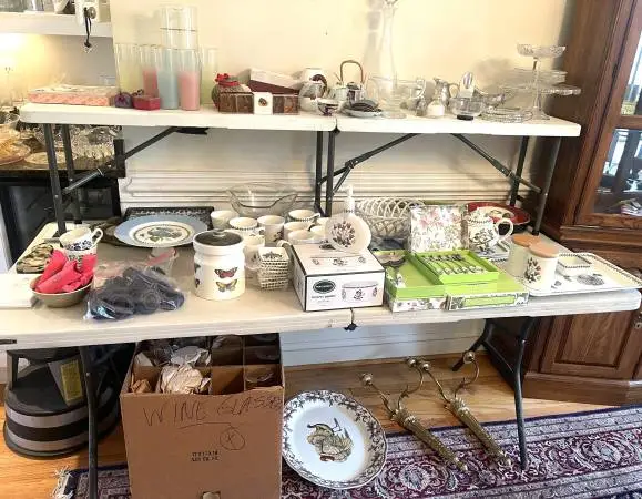 Picture Perfect Huge Estate Sale in Oakton