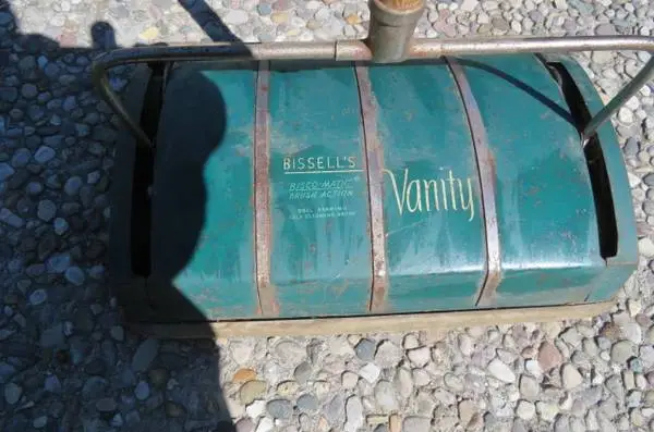 * ANTIQUE * 1920S BISSELL VANITY FLOOR SWEEPER - WORKS GREAT!