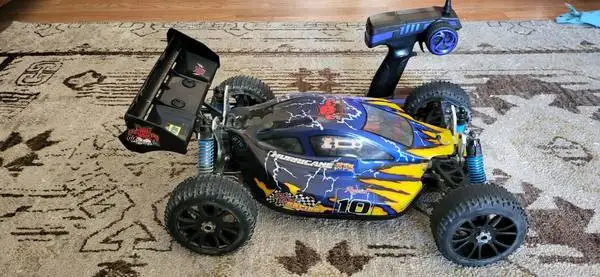 Redcat Racing HURRICANE-XTR-YF 1/8 Scale Nitro Buggy+ batteries/charg