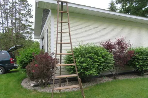 10 ANTIQUE TRIPOD ORCHARD LADDER