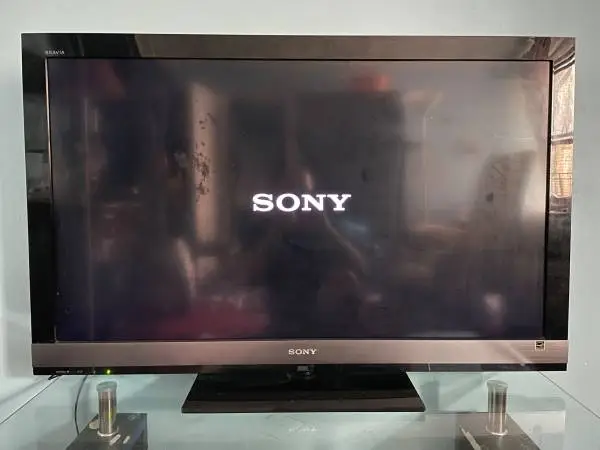 Sony Bravia 46” in Flat Panel Screen High Definition LCD TV Television