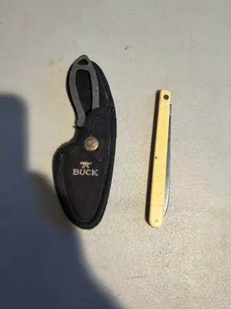 2 knives