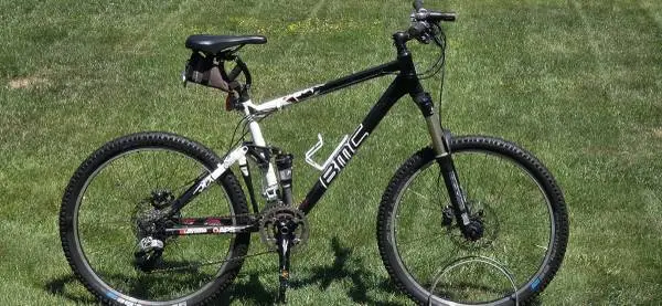BMC TRAILFOX MTN BIKE - LARGE FRAME - FULL SUSPENSION W/LOCKOUT - POST SUSPENSIO