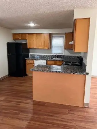 2 Bed, Select Units, On-site Maintenance