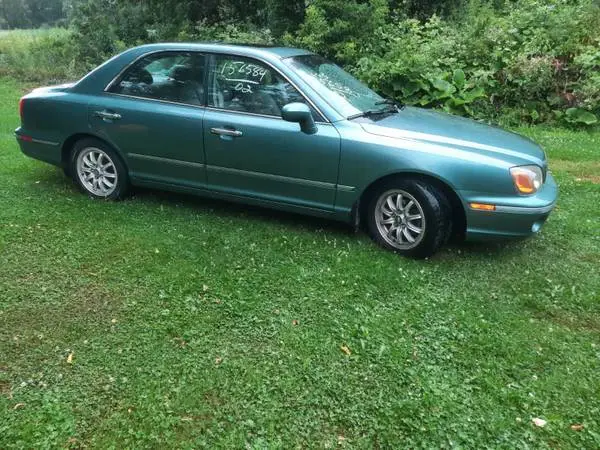 HYUNDAI XG350 w/106k miles!