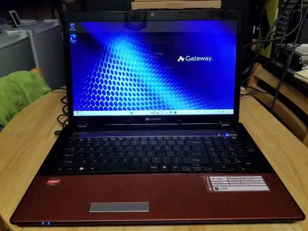 Gateway nv73a03u 17.3 windows 11 pro Microsoft 365 office 2024 SOLD