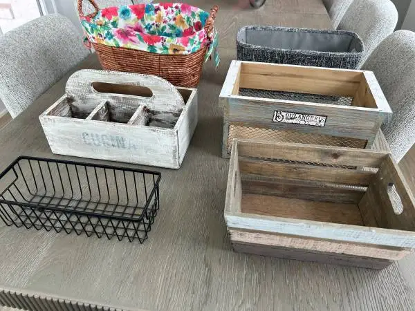Pictures, Decorations, Baskets, Glass, etc.