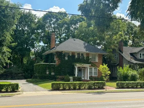 Old West Side - Available for move in Now! (2026-27)