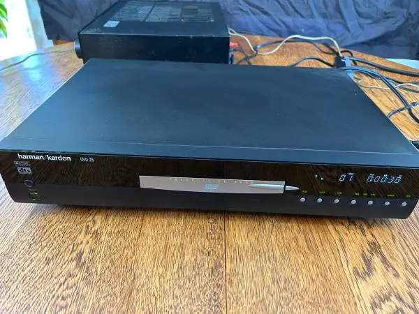 Harmon Kardon DVD 25 Dvd/CD Player Excellent