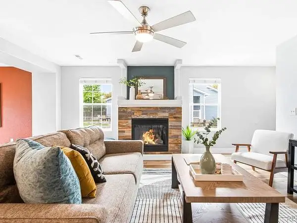 Great Opportunity! 3 Bed 3 Bath Home For Sale in ENGLEWOOD!