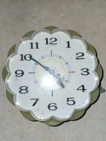 MCM General Electric Daisy Clock 1970 Works Fine
