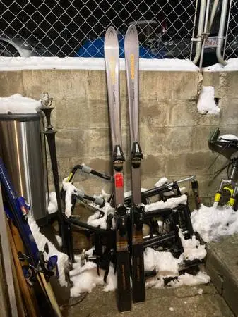 Set of HEAD skis