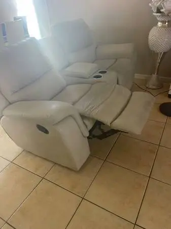 Patio table with 5 chairs and two zofas