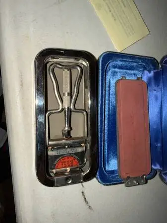 Rolls razor