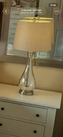 2 matching highend lamps shade has sparles in