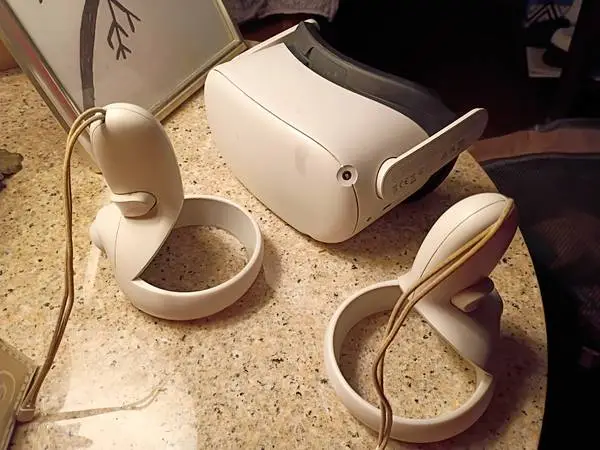 Oculus Quest VR Headset
