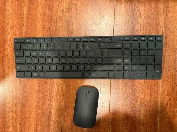 Microsoft Designer Bluetooth Desktop Keyboard Mouse Combo Set