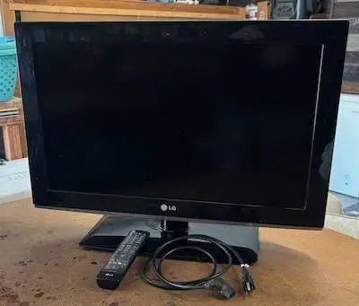 22x13 LG TV/Computer/TV Monitor