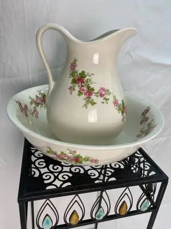 Large Victorian Pitcher & Wash Basin Ironstone fr Staffordshire Englad