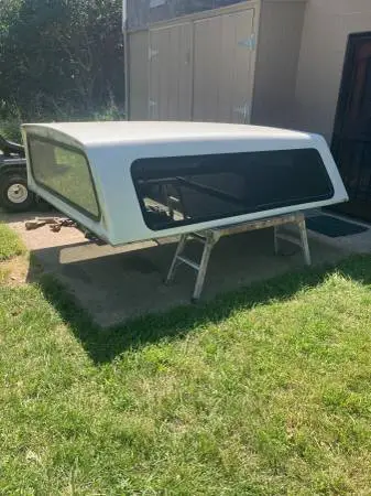 Fiberglass Camper Shell 6x8 white