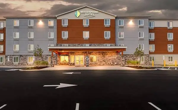 Live in Comfort - No Lease, No Deposit!