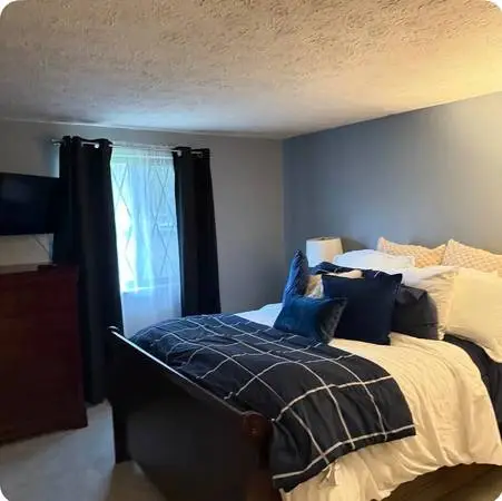 Spacious Furnished Queen Bedroom
