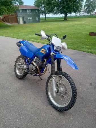 2 Yamaha enduros
