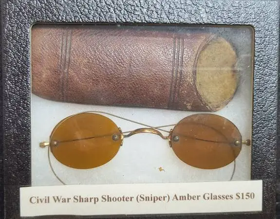 Civil War SHARP SHOOTER SNIPER Amber Glasses w/ Case in Display