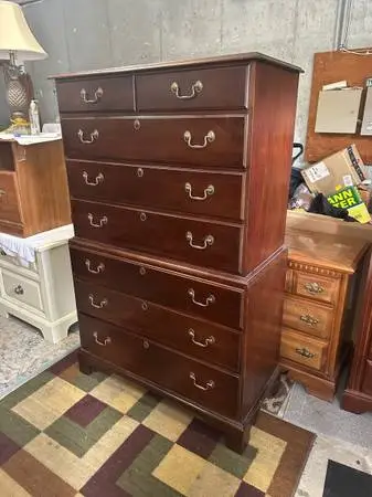Chest of drawers
