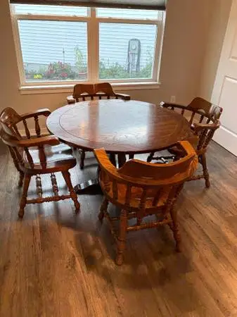 Vintage Richardson Brothers Dining Room Table and Chairs