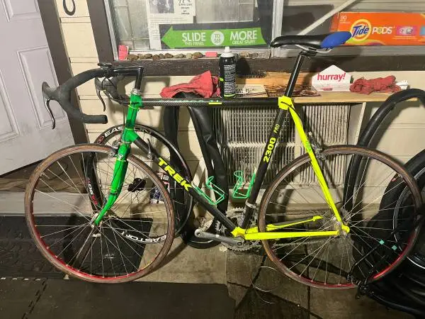 Vintage Trek 2300  Bro Carbon Road Bike with Shimano Tri Color 600!