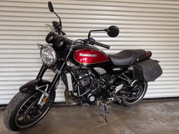 2023 Kawasaki Z900RS Metallic Diablo Black / Metallic Imperial Red