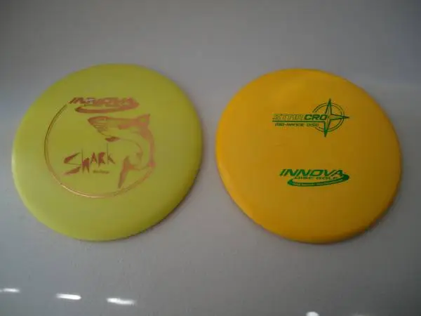 2 X Innova Mid Range Golf Discs