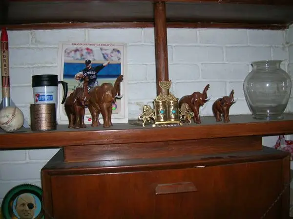 4  ELEPHANTS  HAND CARVED IN DARK WOOD FROM PAKISTAN