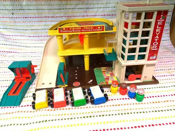 VINTAGE Fisher Price 1983 Garage Play Set in Original Box