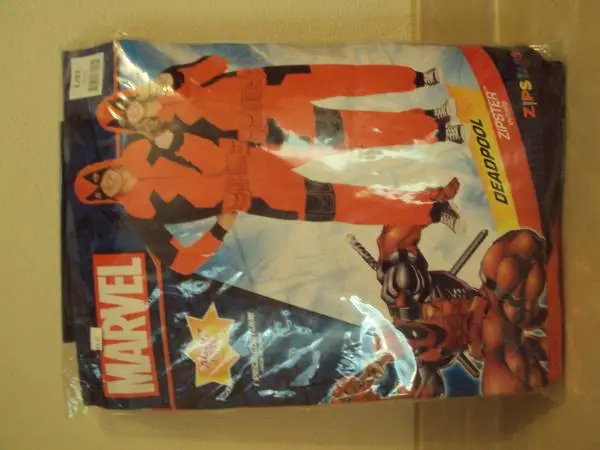 New Adult Marvel Deadpool  Zipster Costume-L/XL