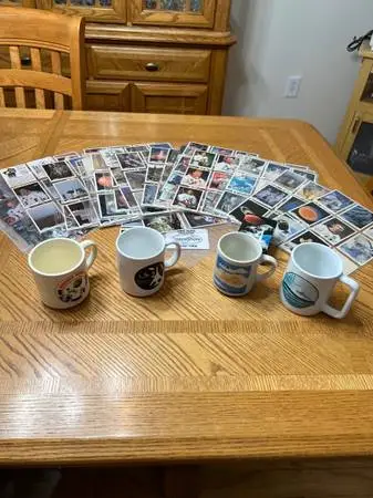 SPACE MEMORABILIA TRADING CARDS & MUGS