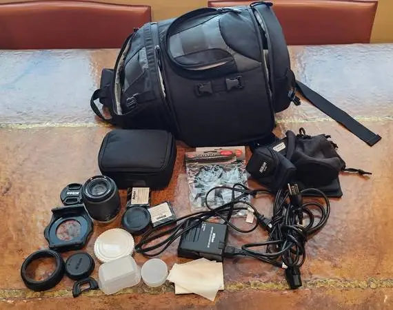 Sunpak Digi Pro XLT Tripod & Lowepro SlingShot Camera SlingPack