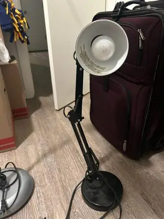 Adjustable Desk Lamp – Excellent Working Condition