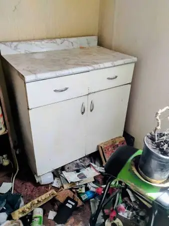 Kitchen cabinet