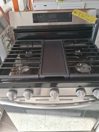 NEW Samsung Gas Range Convection Oven