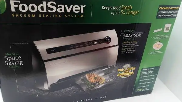 FoodSaver Smart Seal Vacuum Sealer - New in Box
