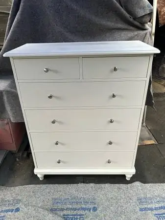 HIGH-QUALITY LIKE NEW WOODEN DRESSER CAN DELIVER LOCAL IF NEEDED