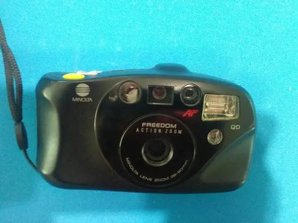 Vintage Minolta Freedom Action Zoom QD Point & Shoot 35mm Film Camera